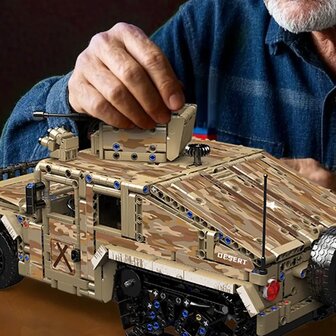 Mould King 20047 Humvee Tracked